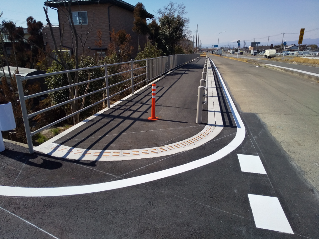 道路 外 と は